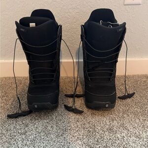 Women’s size 8 Burton Mint Snowboard boots